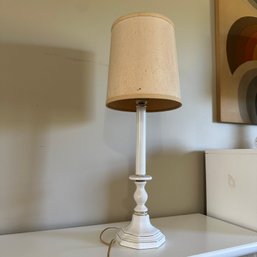 Vintage White/Gold Toned Ceramic Table Lamp (Attic 3)