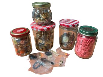 Lot Of Hundreds Of Vintage Buttons In Glass Jars - Sewers & Crafters Dream! (JV)