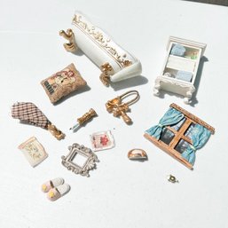 Mini Lot Of Miniature Bath Decorative Pieces, Scrapbooking, Dollhouse, Mini Bathtub