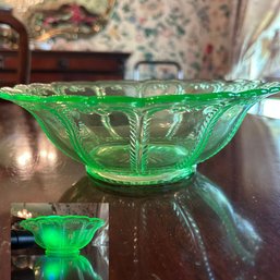 Vintage Uranium Glass Bowl (DR)