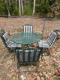 Green Metal Outdoor Table With Four Chairs And Umbrella Stand (pool)