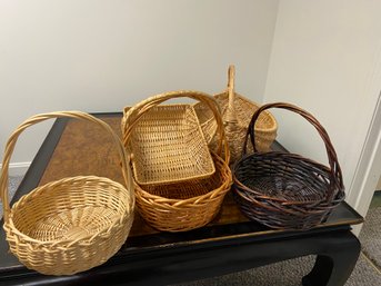 Assorted Baskets (basement)