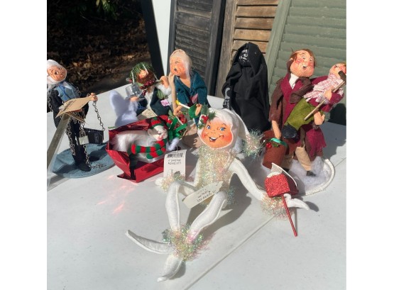 7 Annalee Christmas Themed Dolls Including Scrooge Characters From 1990s  2000s (Garage Right) MB2