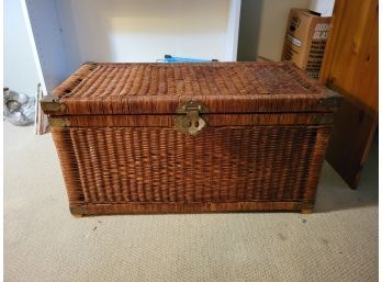 Wicker Chest (den)