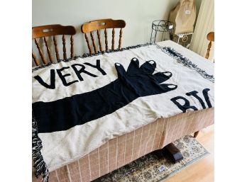 Very Big Hug Woven Throw Blanket (Kitchen)