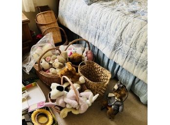 Baskets, Bears And Bunnies Lot (Bedroom 2)