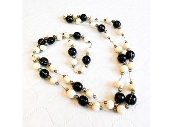 Necklace With Black And White Beads