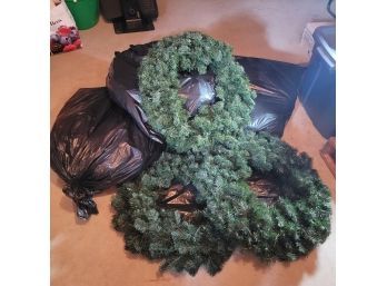 Set Of 6 Wreaths And A Few Bows For Crafting (Basement)