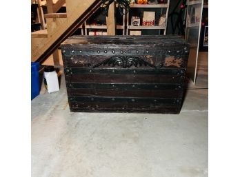 Antique Steamer Trunk (Basement) Very Heavy!