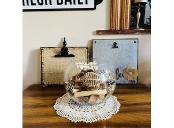 Pair Of Small Memo Boards And Vase With Filler (Room 6)