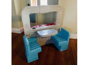 Adorable Childrens Kitchen & Diner Play Set (Upstairs Kitchen)