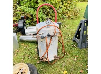 Gravity Sand Blaster With Dolly (Outside)