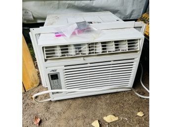 Arctic King 10,000 BTU Window Unit Air Conditioner With Remote (Shed 1)