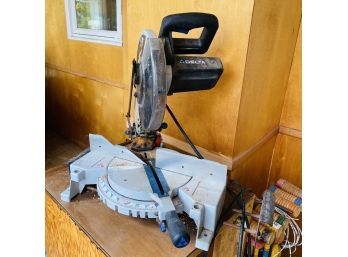 Delta Miter Bench Saw (Porch)