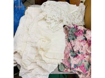 Lot Of Vintage Curtains In Used Condition (Zone 4)