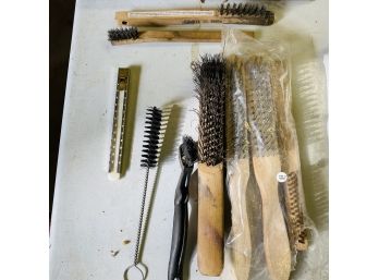 Assorted Plastic And Metal Wire Brushes (Zone 1)