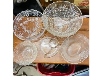 Miscellaneous Holiday Glass Lot Including Punch Bowl And Other Dishes (Zone 4)