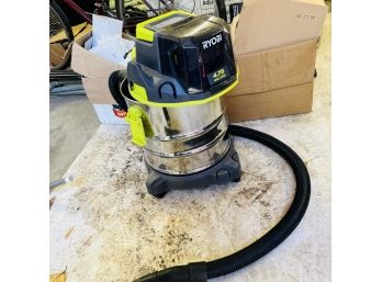 Ryobi 4.75 Gallon Wet/Dry Vacuum (Center Zone)