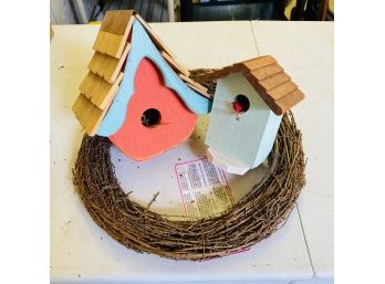 Decorative Birdhouses And Twig Wreath (Zone 1)