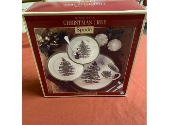 Spode Christmas Tree Three Piece Set With Box (Basement)