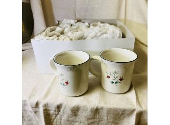 Pfaltzgraff Winterberry Mugs - Set Of 8 (Basement Room)