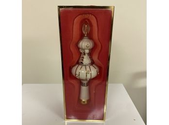 Lenox China Florentine & Pearl Tree Topper (Basement)