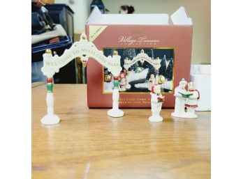 Lenox Mistletoe Park Carolers And Town Sign (Basement)