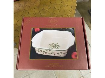 Lenox Holiday 10' Small Square Baker (Basement)