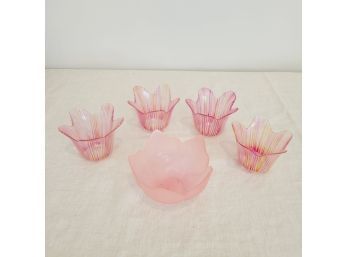 Set Of 4 Pink Tulip Shaped Bowls And Other (Table Lr)