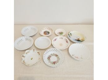 Small China Bowls And Saucers (table LR)