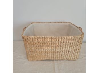 Lined Basket (Table Lr)