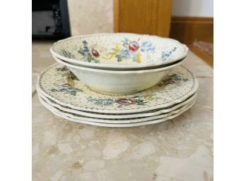 Vintage Ducal Crown 'Vale' Bowls And Small Plates (Center Zone)