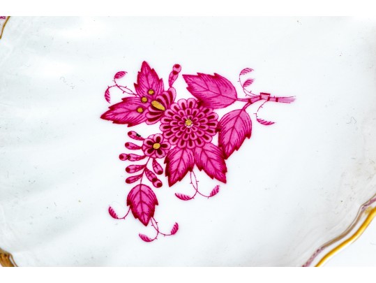 Herend Chinese Bouquet Shell Shaped Bon Bon #335 Raspberry