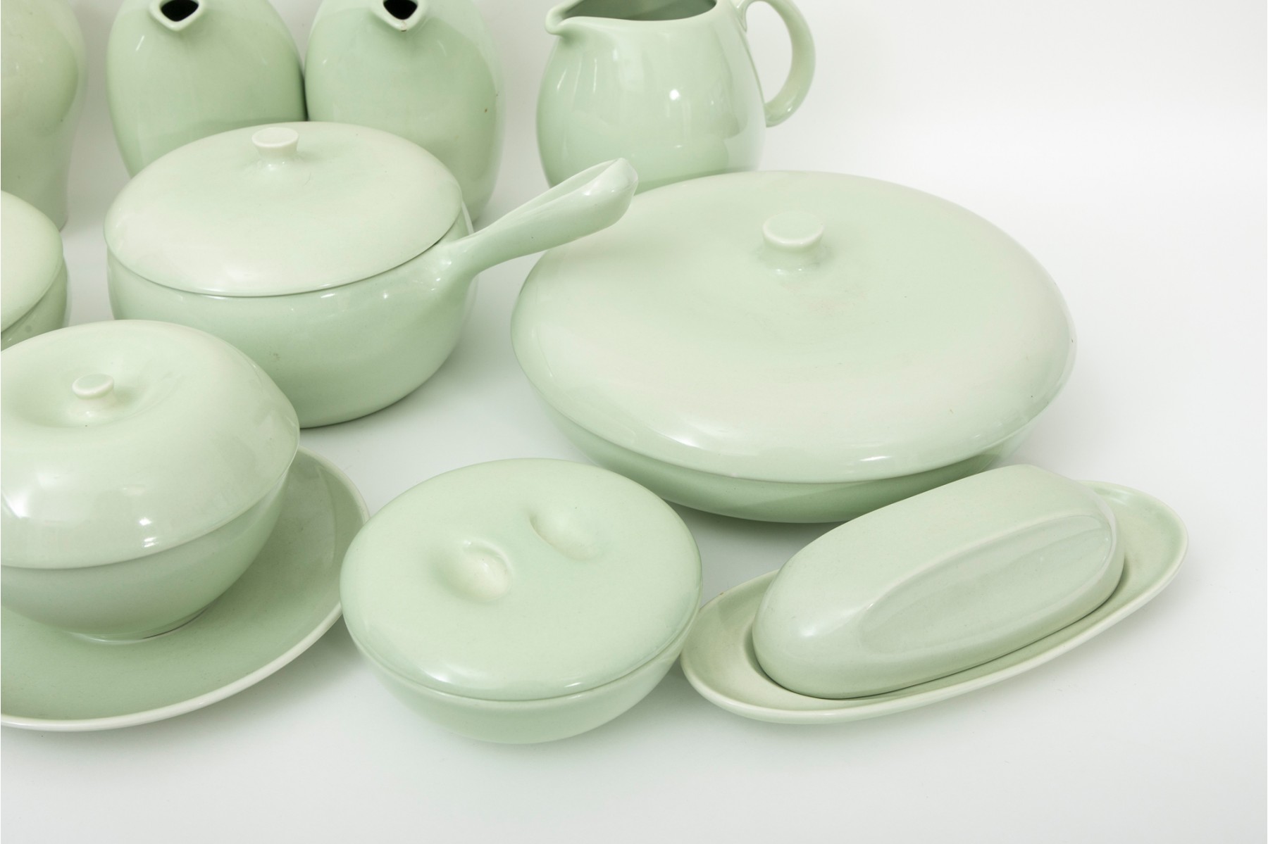 Enormous Collection Of Russel Wright Iroquois Casual China In Lettuce  Green, 165 Pieces #205877 | Black Rock Galleries