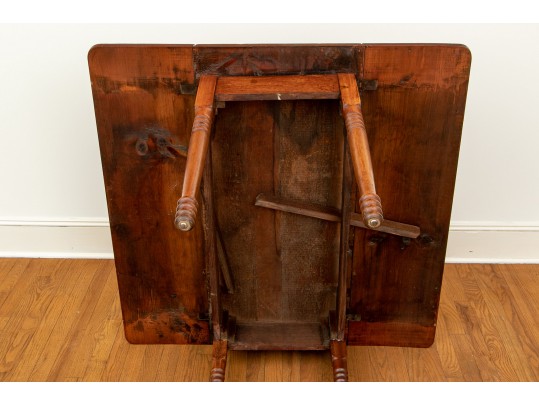 19th Century Pine Drop Leaf Table