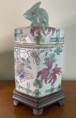 VINTAGE CHINESE HAND PAINTED HEXAGONAL PORCELAIN JAR WITH ORNATE RABBIT LID