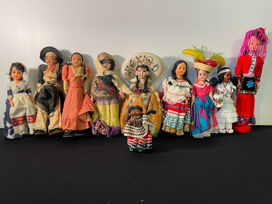 ASSORTED COLLECTION OF DOLLS