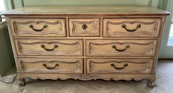 VINTAGE FRENCH COUNTRY 7 DRAWER DRESSER BY DREXEL