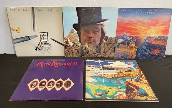 ASSORTED COLLECTION OF VINTAGE VINYL #35