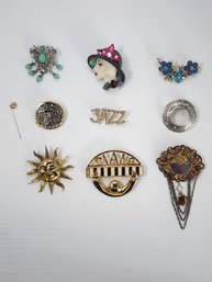 ASSORTED COLLECTION OF VINTAGE BROOCHES