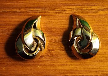 VINTAGE TRIFARI GOLD TONE EARRINGS