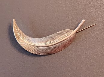 VINTAGE STERLING SILVER FEATHER BROOCH
