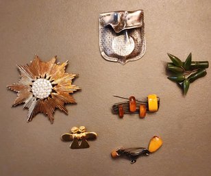 ASSORTED COLLECTION OF VINTAGE PINS