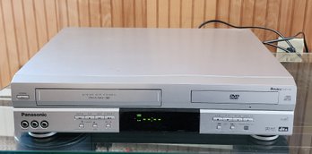 PANASONIC DOUBLE FEATURE DVD/VCR COMBO WITH OMNIVISION