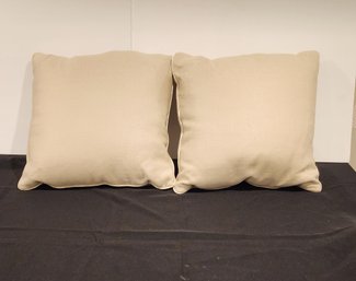 PAIR OF TEXTURED THROW PILLOWS