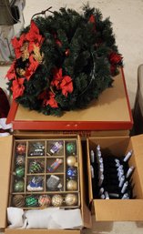 ASSORTED COLLECTION OF WREATH, ORNAMENTS AND LIGHTS CHRISTMAS DECORATIONS