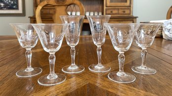 VINTAGE 6 PC CLEAR GLASS STEMWARE WITH ETCHED BERRY LEAF