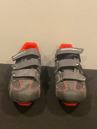 DIAMONDBACK CYCLING SHOES SIZE 41