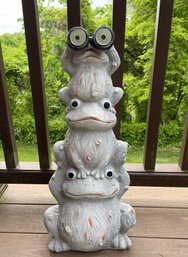 OUTDOOR SOLAR POWERED STACKED FROGS