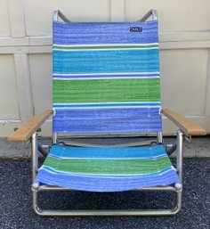 FOLDING BEACH CHAIR